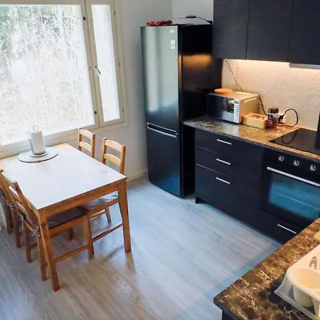Peaceful Retreat Near Helsinki Apartment Hyryla